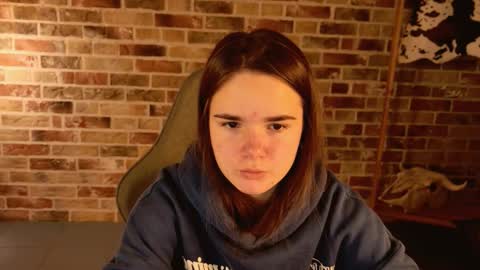 maybloom_ online show from 11/21/25, 05:39