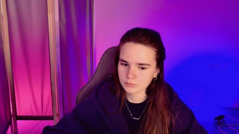 Snapshot of maybloom_ chatting on 04/22/26, 10:17 maybloom_ online show from 04/22/26, 10:17