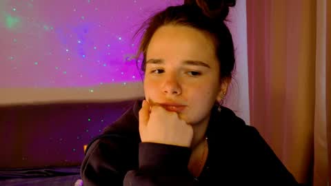 Snapshot of maybloom_ chatting on 05/11/26, 02:45 maybloom_ online show from 05/11/26, 02:45