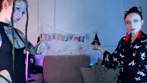 Snapshot of maydacroswell chatting on 10/30/25, 01:29 Stacy online show from 10/30/25, 01:29