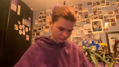 Rose online show from 03/29/26, 09:48