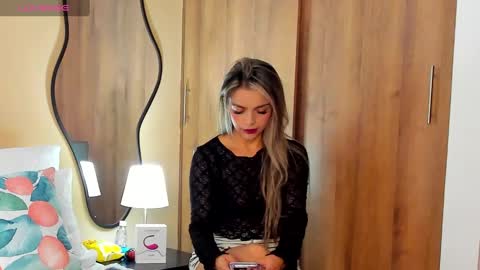 Snapshot of maylinfox chatting on 02/03/25, 12:57 MaylinFox online show from 02/03/25, 12:57