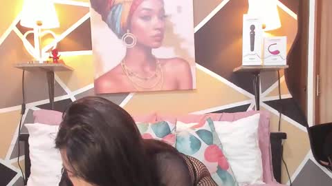 Snapshot of maylinfox chatting on 10/21/25, 02:18 MaylinFox online show from 10/21/25, 02:18