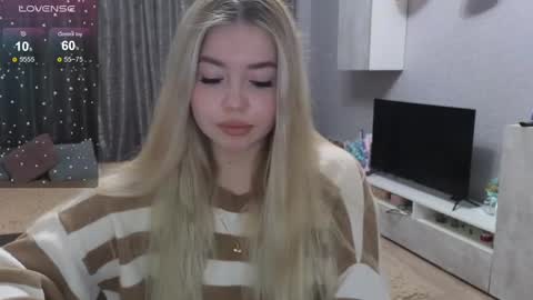 Snapshot of maymallorie chatting on 01/05/25, 11:01 may online show from 01/05/25, 11:01