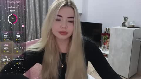 Snapshot of maymallorie chatting on 01/12/25, 10:01 may online show from 01/12/25, 10:01
