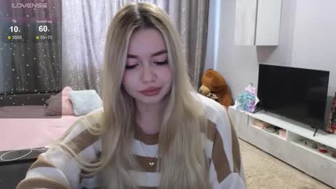 Snapshot of maymallorie chatting on 01/25/25, 09:47 may online show from 01/25/25, 09:47