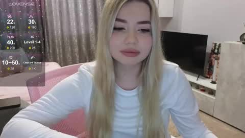 Snapshot of maymallorie chatting on 01/29/25, 10:48 may online show from 01/29/25, 10:48