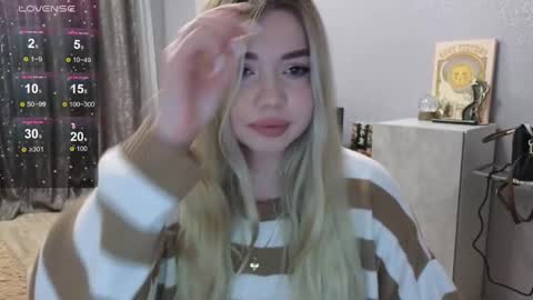Snapshot of maymallorie chatting on 02/26/25, 02:15 may online show from 02/26/25, 02:15