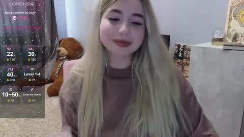Snapshot of maymallorie chatting on 03/02/25, 08:05 may online show from 03/02/25, 08:05