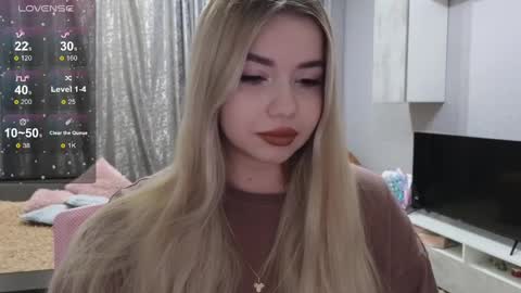 Snapshot of maymallorie chatting on 03/07/25, 01:53 may online show from 03/07/25, 01:53
