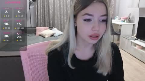 Snapshot of maymallorie chatting on 09/14/25, 08:41 may online show from 09/14/25, 08:41