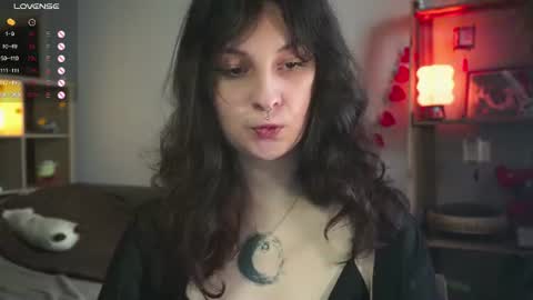 Snapshot of maymary_ chatting on 07/22/26, 06:05 Mary . online show from 07/22/26, 06:05