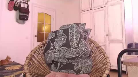 mayrumey online show from 02/09/25, 05:33