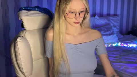 Snapshot of mayvi_cold chatting on 01/15/26, 07:06 mayvi_cold online show from 01/15/26, 07:06