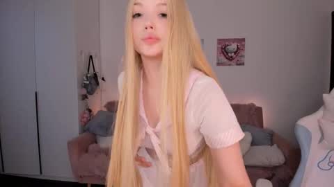 Snapshot of mayya_cuute chatting on 09/29/25, 05:12 Mila online show from 09/29/25, 05:12
