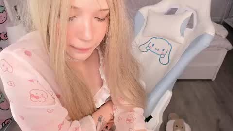  Mila  online show from 06/25/26, 09:47