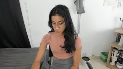 Snapshot of mazikeen_18 chatting on 12/24/24, 12:44 mazikeen_18 online show from 12/24/24, 12:44