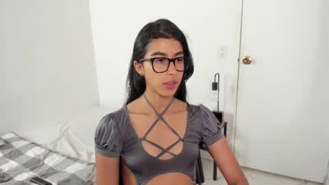 Snapshot of mazikeen_18 chatting on 06/19/26, 01:04 mazikeen_18 online show from 06/19/26, 01:04