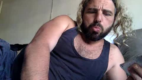 Snapshot of mazl0w chatting on 12/09/24, 04:45 mazl0w online show from 12/09/24, 04:45