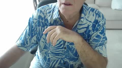 Snapshot of mbeastie chatting on 12/17/24, 06:09 Beastie online show from 12/17/24, 06:09