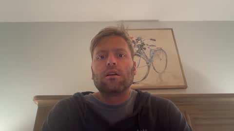 Snapshot of mbnc chatting on 09/25/25, 12:14 lol online show from 09/25/25, 12:14