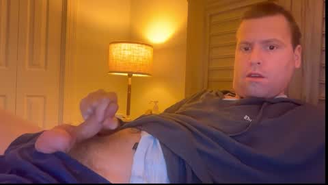 Snapshot of mbnc chatting on 12/16/25, 08:47 lol online show from 12/16/25, 08:47