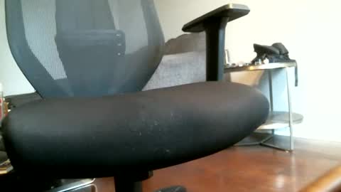 Snapshot of mcbuster11 chatting on 01/01/25, 03:24 mcbuster11 online show from 01/01/25, 03:24