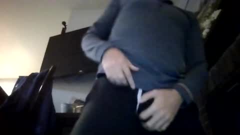 Snapshot of mcbuster11 chatting on 01/24/25, 01:47 mcbuster11 online show from 01/24/25, 01:47