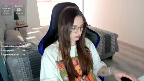 mcfly_11 online show from 02/09/25, 08:11