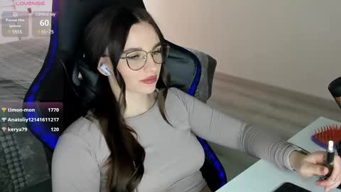 mcfly_11 online show from 03/09/25, 09:02