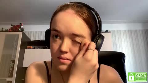 Hello Lisa here   Help me to make 50 thumbs up 333 online show from 10/20/25, 08:26