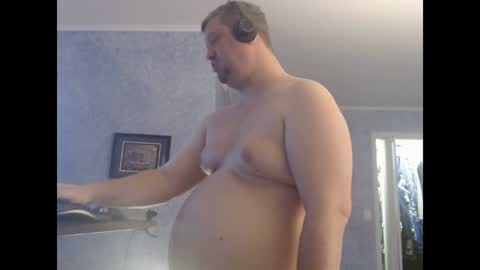 Snapshot of mckhero chatting on 12/17/24, 01:49 Sean online show from 12/17/24, 01:49