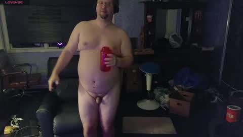 Snapshot of mckhero chatting on 12/22/24, 05:12 Sean online show from 12/22/24, 05:12