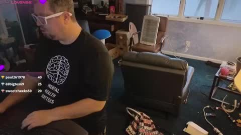 Snapshot of mckhero chatting on 12/23/24, 02:50 Sean online show from 12/23/24, 02:50