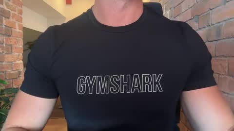 mcr8080 online show from 10/25/25, 12:13