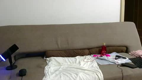 Snapshot of mdbisc chatting on 10/24/25, 02:08 mdbisc online show from 10/24/25, 02:08