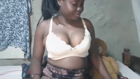 Snapshot of mdivah chatting on 02/19/25, 07:05 mdivah online show from 02/19/25, 07:05