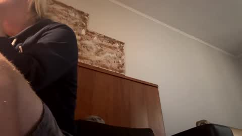 Snapshot of mds90x chatting on 01/29/25, 07:04 mds90x online show from 01/29/25, 07:04