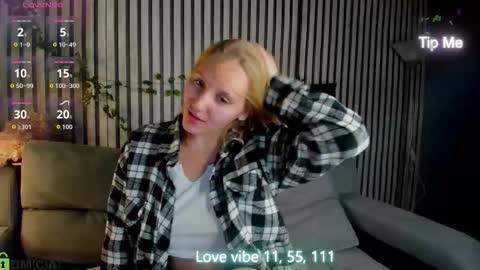 Snapshot of me1issa_bell chatting on 02/25/26, 01:04 Melissa online show from 02/25/26, 01:04