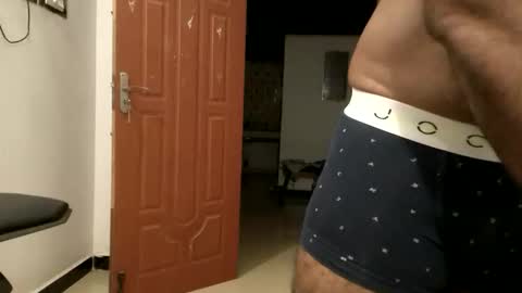 Snapshot of me_hai12 chatting on 11/28/25, 12:30 me_hai12 online show from 11/28/25, 12:30