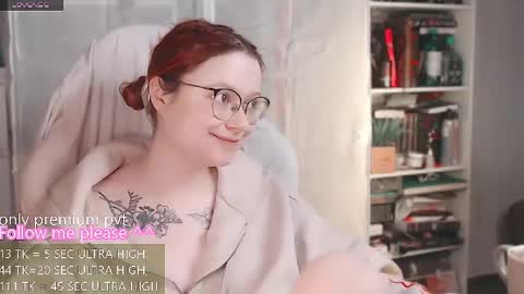 Snapshot of me_hanna chatting on 04/29/26, 05:11 Hanna online show from 04/29/26, 05:11