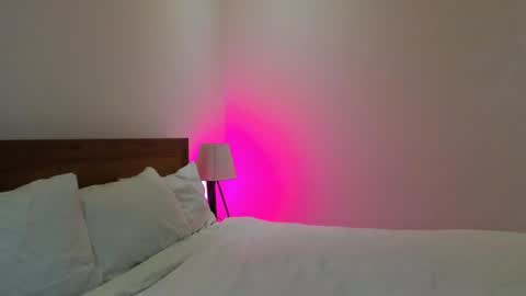 Snapshot of me_lina_ chatting on 03/09/25, 01:59 Alice online show from 03/09/25, 01:59