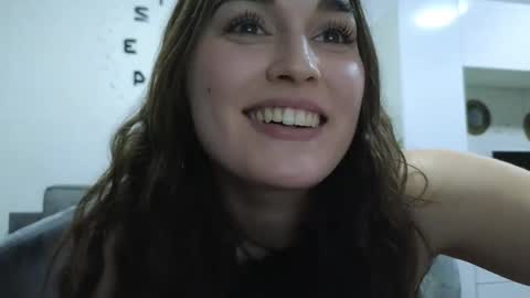 Snapshot of me_lissa_sun chatting on 01/11/25, 07:38 Melissa online show from 01/11/25, 07:38