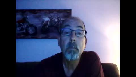 Snapshot of meathome3 chatting on 12/09/24, 03:33 me at home online show from 12/09/24, 03:33