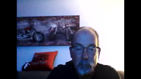 Snapshot of meathome3 chatting on 09/17/25, 02:57 me at home online show from 09/17/25, 02:57
