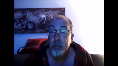 Snapshot of meathome3 chatting on 09/19/25, 10:05 me at home online show from 09/19/25, 10:05