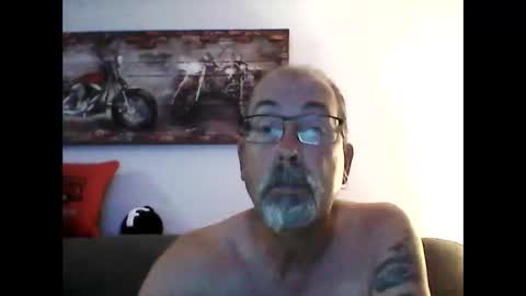 Snapshot of meathome3 chatting on 09/20/25, 03:07 me at home online show from 09/20/25, 03:07