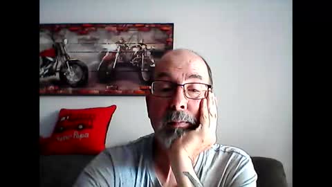 Snapshot of meathome3 chatting on 05/10/26, 12:32 me at home online show from 05/10/26, 12:32