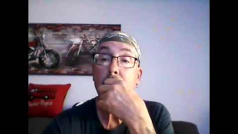 Snapshot of meathome3 chatting on 05/31/26, 06:09 me at home online show from 05/31/26, 06:09