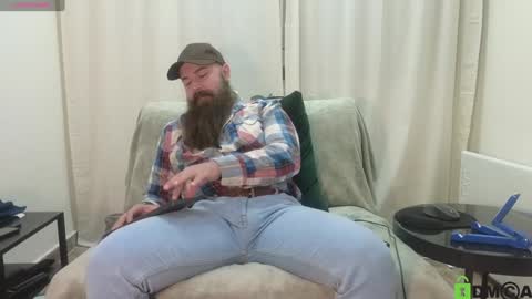 Snapshot of meaty_roll chatting on 12/12/24, 03:32 Meaty Roll online show from 12/12/24, 03:32